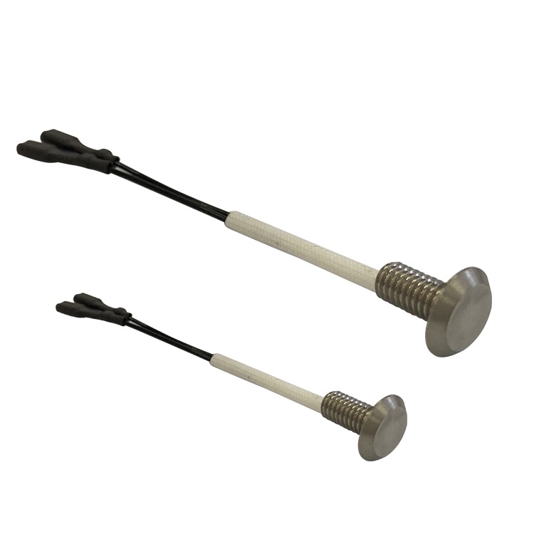 High accuracy high reliability temperature sensor for oven